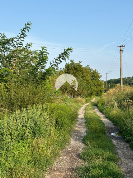 Reality KOMPLEX s.r.o., Vám EXKLUZÍVNE ponúka na predaj krásne miesto blízko Malého Dunaja v obci Veľký Ostrov