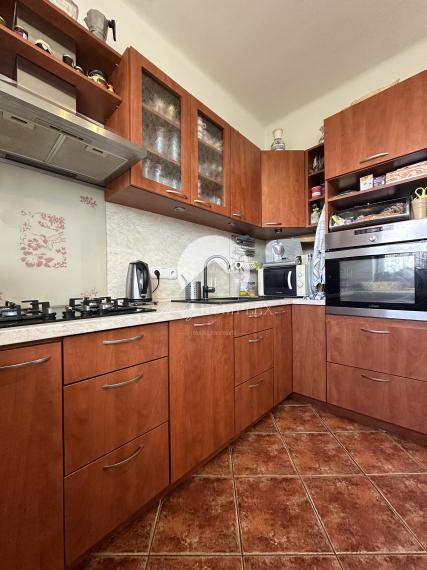 Reality KOMPLEX s.r.o. Vám ponúka EXKLUZÍVNE  na predaj rodinný dom s hospodárskymi budovami v obci Vozokany okr.Galanta