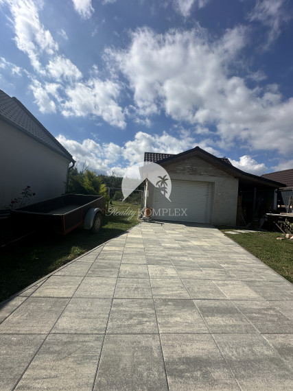 Reality KOMPLEX s.r.o. Vám ponúka EXKLUZÍVNE  na predaj rodinný dom s hospodárskymi budovami v obci Vozokany okr.Galanta