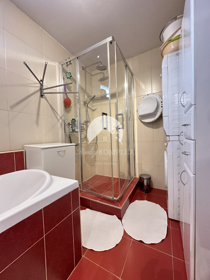 Reality KOMPLEX s.r.o. Vám ponúka EXKLUZÍVNE  na predaj rodinný dom s hospodárskymi budovami v obci Vozokany okr.Galanta