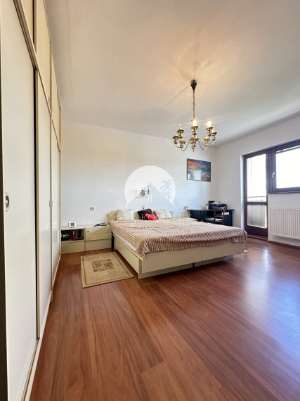 Reality KOMPLEX s.r.o. Vám ponúka EXKLUZÍVNE  na predaj rodinný dom s hospodárskymi budovami v obci Vozokany okr.Galanta