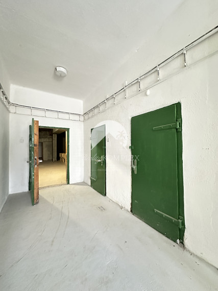 Reality KOMPLEX s.r.o., Vám ponúka na predaj jednopodlažnú murovanú budovu, s rozlohou 1.520m2 v obci Patince