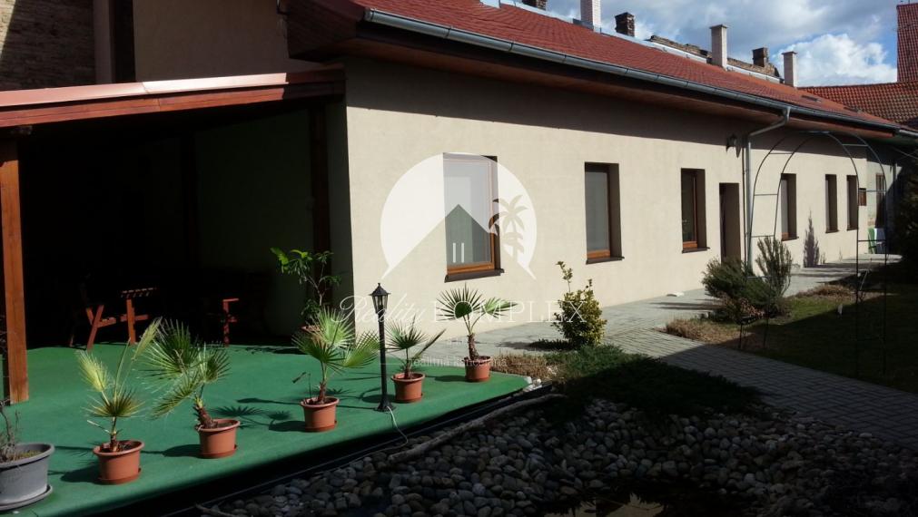 Reality Komplex s.r.o. Vám ponúka na PREDAJ veľmi pekný rodinný dom v absolútnom centre Komárna!!