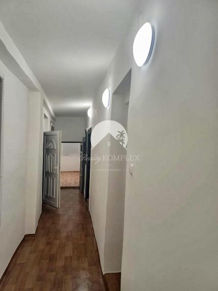 Reality komplex s.r.o., Vám ponúka kompletne  rekonštruovaný 4 izbový rodinný dom v obci Marcelová !