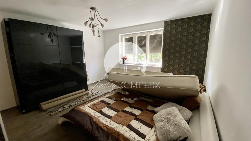 Reality KOMPLEX s.r.o. Vám ponúka NA PREDAJ rodinný dom vo Veľkých Úľanoch.