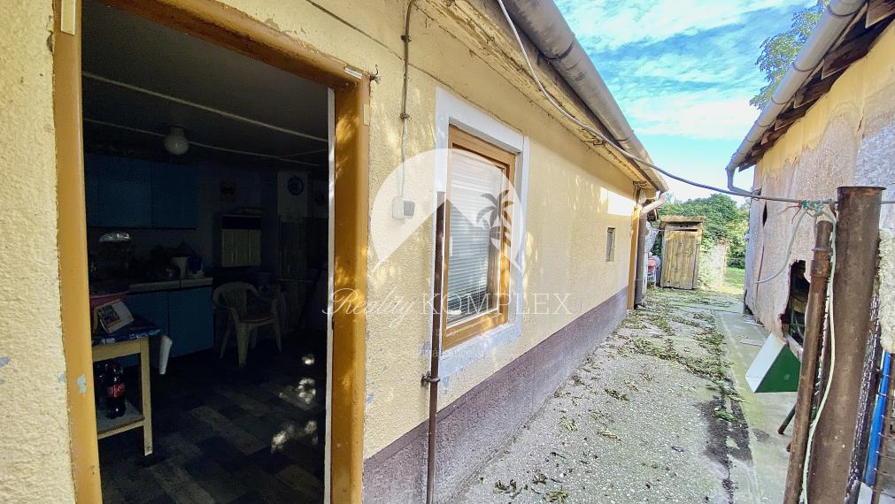 Reality KOMPLEX s.r.o. Vám ponúka NA PREDAJ rodinný dom vo Veľkých Úľanoch.