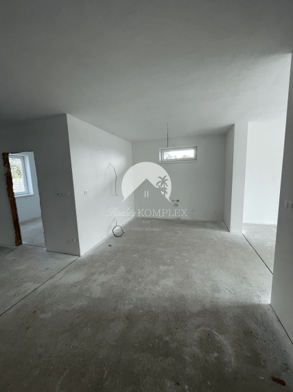 Reality KOMPLEX s.r.o. Vám ponúka 3-izbové byty NA PREDAJ v novostavbe v obci Janíky