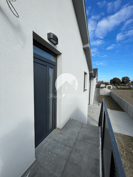 Reality KOMPLEX s.r.o. Vám ponúka 3-izbové byty NA PREDAJ v novostavbe v obci Janíky