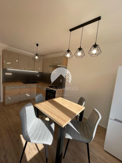 Reality KOMPLEX s.r.o., Vám EXKLUZÍVNE ponúka zrekonštruovaný 3-izbový byt v Gabčíkove NA PRENÁJOM