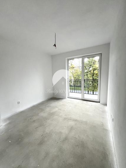 Reality KOMPLEX s.r.o.  Vám predstavuje na PREDAJ jedinečnú príležitosť bývania v rodinných radových domov v srdci obce Okoličná na Ostrove.