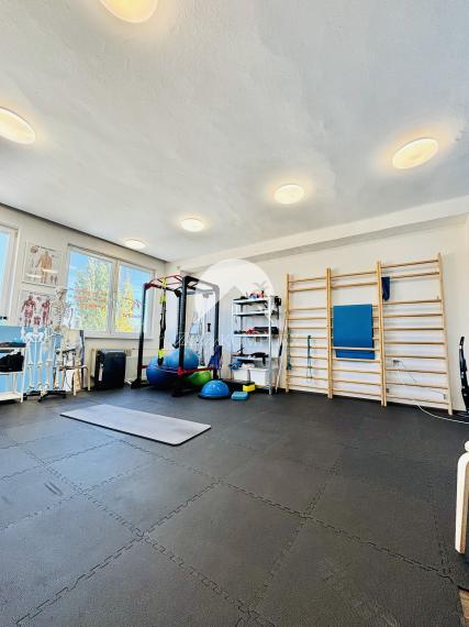 Exkluzívne iba u nás Vám Reality KOMPLEX s.r.o., ponúka na prenájom nebytový priestor pri novom futbalovom štadióne v meste Komárno