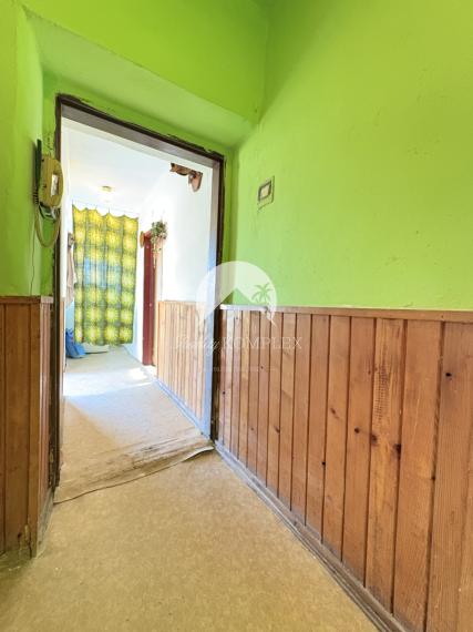 ZNÍŽENÁ CENA !!! Iba u nás!!! Reality KOMPLEX s.r.o., Vám ponúka na predaj 2-izbový rodinný dom vo vyhľadávanej lokalite vo Svätom Petri s veľkým pozemkom o celkovej výmere 1554m2 za SUPER CENU