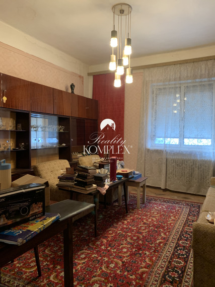 Reality KOMPLEX s.r.o. Vám ponúka na PREDAJ zachovalý rodinný dom v historickom centre Komárna!!