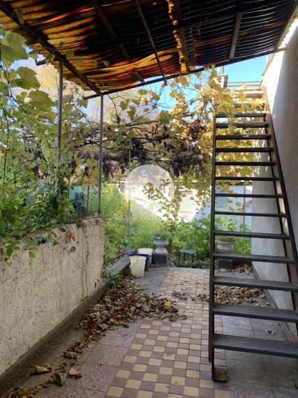 Reality KOMPLEX s.r.o. Vám ponúka na PREDAJ zachovalý rodinný dom v historickom centre Komárna!!