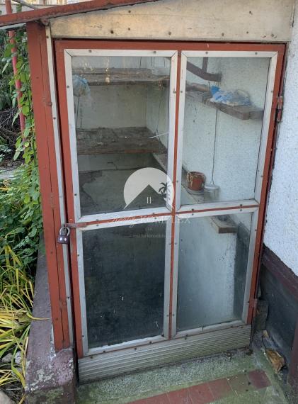 Reality KOMPLEX s.r.o. Vám ponúka na PREDAJ zachovalý rodinný dom v historickom centre Komárna!!