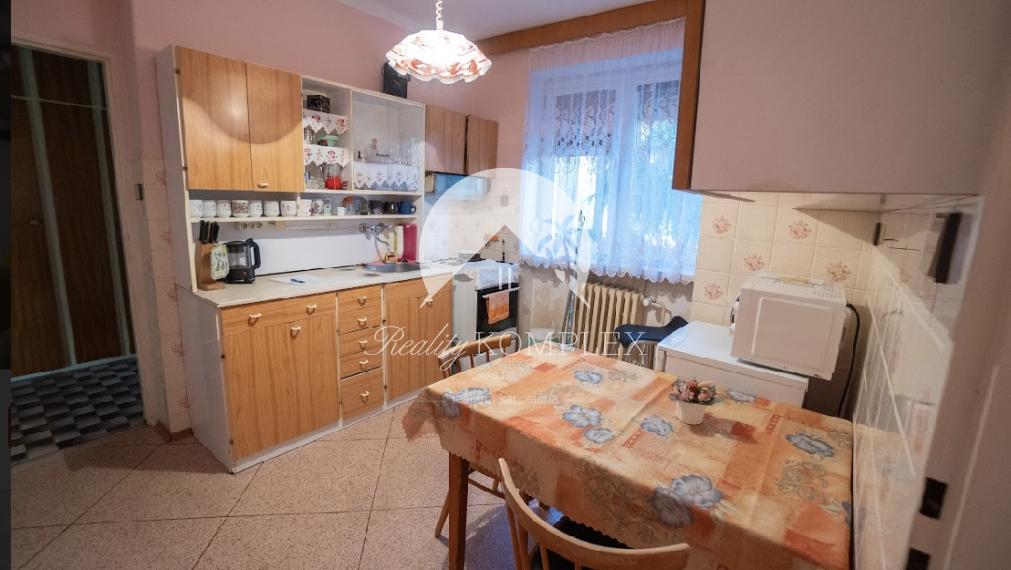 Reality KOMPLEX s.r.o., Vám ponúka na predaj 4-izbový dvojpodlažný rodinný dom v meste Hurbanovo