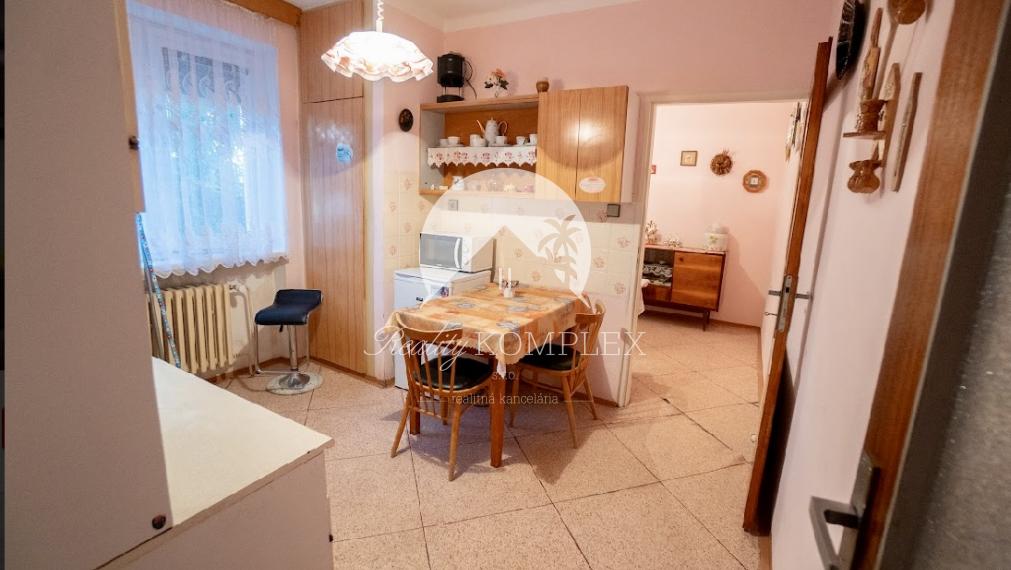 Reality KOMPLEX s.r.o., Vám ponúka na predaj 4-izbový dvojpodlažný rodinný dom v meste Hurbanovo