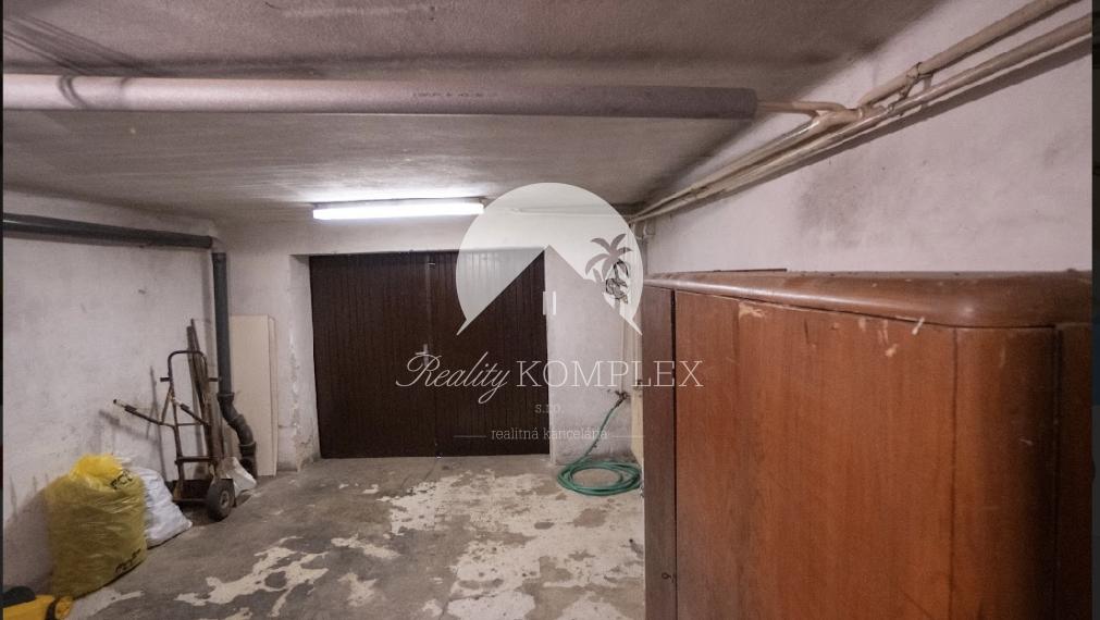 Reality KOMPLEX s.r.o., Vám ponúka na predaj 4-izbový dvojpodlažný rodinný dom v meste Hurbanovo