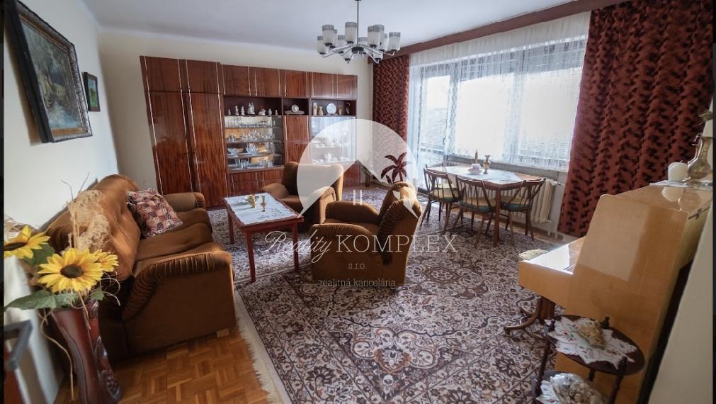 Reality KOMPLEX s.r.o., Vám ponúka na predaj 4-izbový dvojpodlažný rodinný dom v meste Hurbanovo