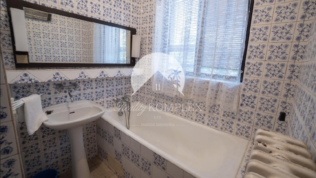 Reality KOMPLEX s.r.o., Vám ponúka na predaj 4-izbový dvojpodlažný rodinný dom v meste Hurbanovo