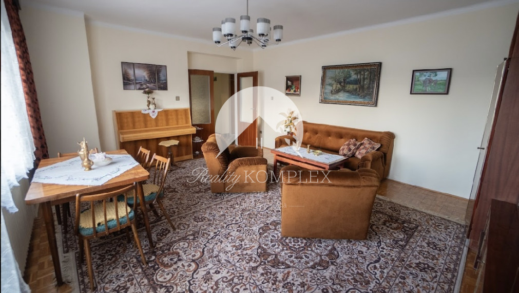 Reality KOMPLEX s.r.o., Vám ponúka na predaj 4-izbový dvojpodlažný rodinný dom v meste Hurbanovo