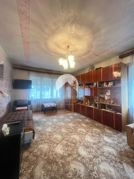 Reality KOMPLEX s.r.o., Vám ponúka na predaj poschodový rodinný dom v  obci Svodín!