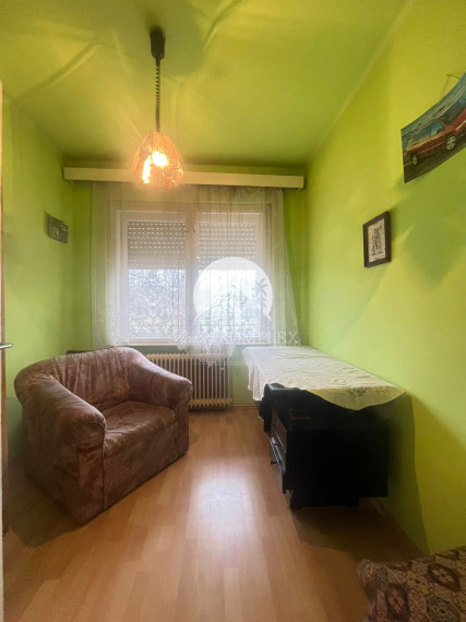 Reality KOMPLEX s.r.o., Vám ponúka na predaj poschodový rodinný dom v  obci Svodín!