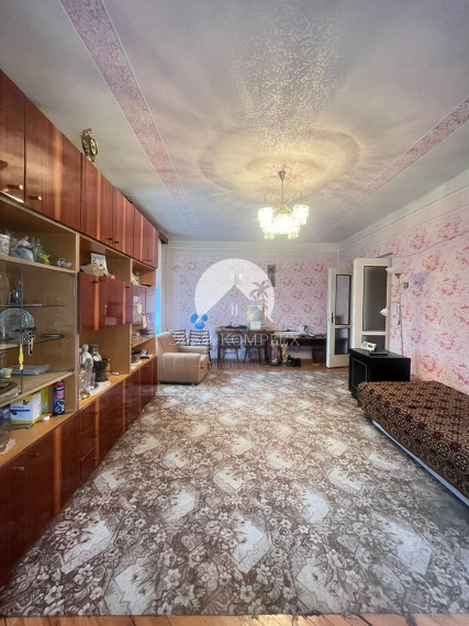 Reality KOMPLEX s.r.o., Vám ponúka na predaj poschodový rodinný dom v  obci Svodín!