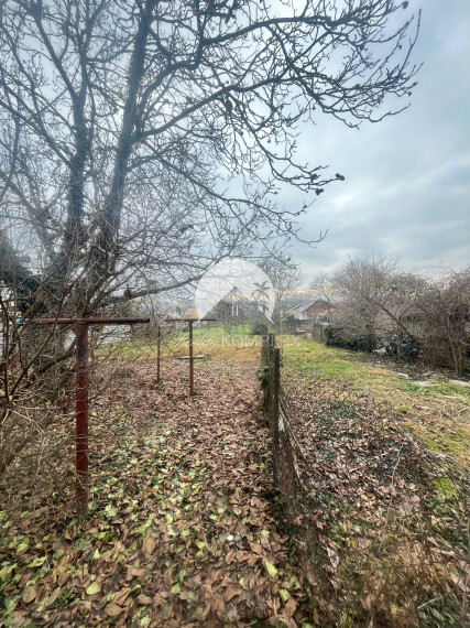 Reality KOMPLEX s.r.o., Vám ponúka na predaj poschodový rodinný dom v  obci Svodín!