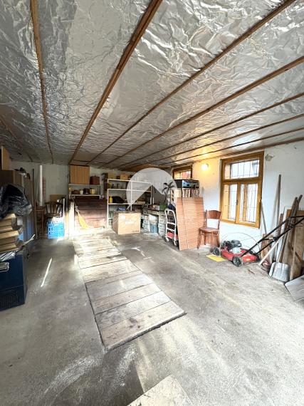 VÝRAZNÁ ZĽAVA !!! MIMORIADNÁ PONUKA!!! Reality KOMPLEX s.r.o., Vám ponúka  zariadený 4 izbový rodinný dom s veľkým pozemkom a s garážou vo vyhľadávanej lokalite v obci Rúbaň okres Nové Zámky !!!