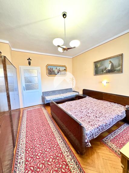 VÝRAZNÁ ZĽAVA !!! MIMORIADNÁ PONUKA!!! Reality KOMPLEX s.r.o., Vám ponúka  zariadený 4 izbový rodinný dom s veľkým pozemkom a s garážou vo vyhľadávanej lokalite v obci Rúbaň okres Nové Zámky !!!