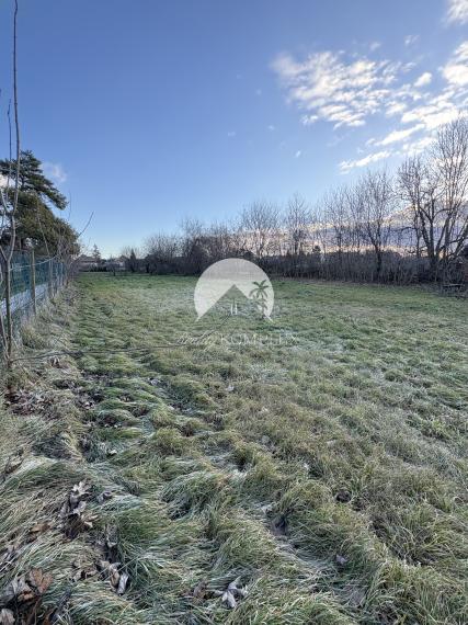 VÝRAZNÁ ZĽAVA !!! MIMORIADNÁ PONUKA!!! Reality KOMPLEX s.r.o., Vám ponúka  zariadený 4 izbový rodinný dom s veľkým pozemkom a s garážou vo vyhľadávanej lokalite v obci Rúbaň okres Nové Zámky !!!