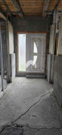 Exkluzívan csak nálunk! A Reality KOMPLEX s.r.o. eladásra kínál egy családi házat Gútán (Kolárovo).