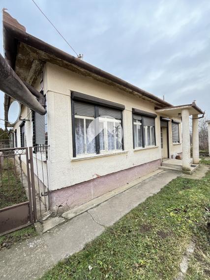 Reality KOMPLEX s.r.o., Vám ponúka na predaj  rodinný dom v obci Strekove v okrese Nové Zámky!