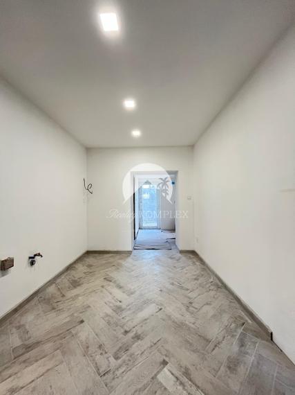 Reality KOMPLEX s.r.o. Vám ponúka  na predaj budovu na BÝVANIE aj PODNIKANIE v Novej Stráži