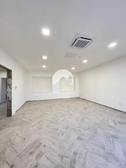 Reality KOMPLEX s.r.o. Vám ponúka  na predaj budovu na BÝVANIE aj PODNIKANIE v Novej Stráži