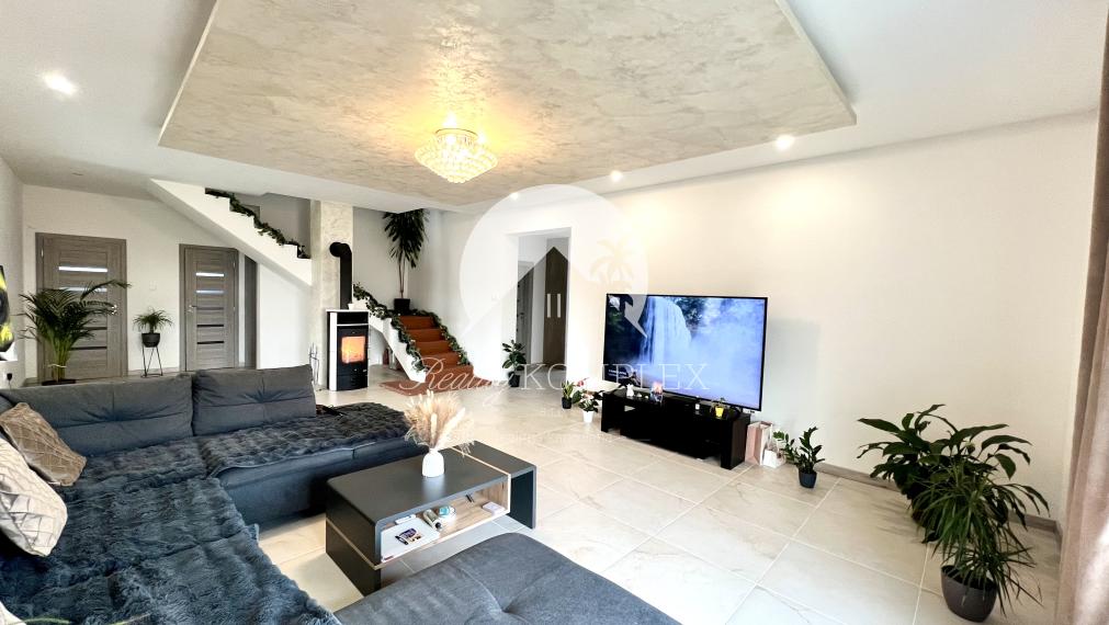 Reality KOMPLEX s.r.o. ponúka na PREDAJ kvalitnú 4 izbovú NOVOSTAVBU v obci Horné Mýto