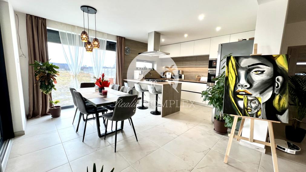 Reality KOMPLEX s.r.o. ponúka na PREDAJ kvalitnú 4 izbovú NOVOSTAVBU v obci Horné Mýto