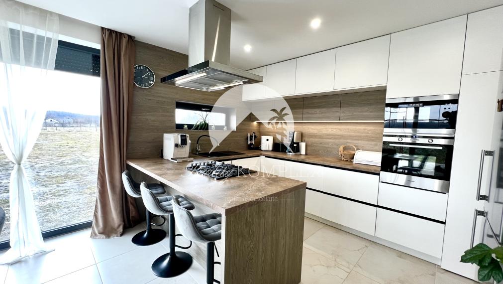 Reality KOMPLEX s.r.o. ponúka na PREDAJ kvalitnú 4 izbovú NOVOSTAVBU v obci Horné Mýto