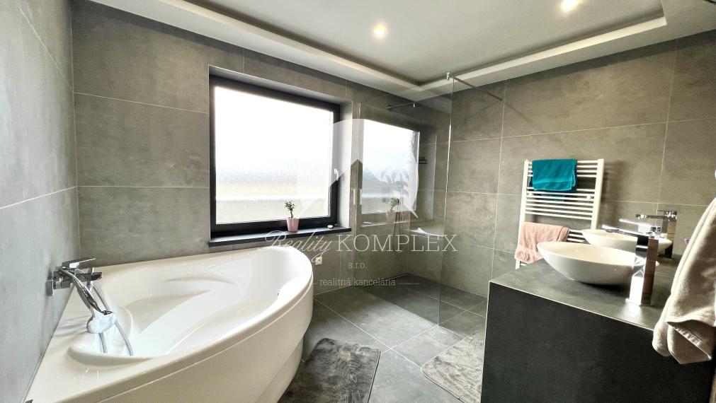 Reality KOMPLEX s.r.o. ponúka na PREDAJ kvalitnú 4 izbovú NOVOSTAVBU v obci Horné Mýto