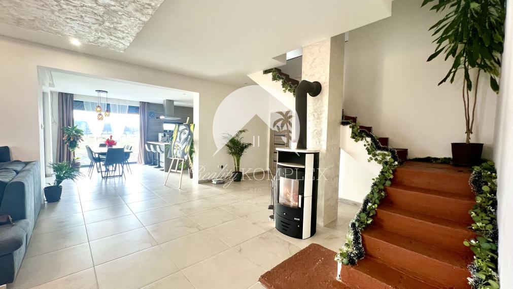 Reality KOMPLEX s.r.o. ponúka na PREDAJ kvalitnú 4 izbovú NOVOSTAVBU v obci Horné Mýto