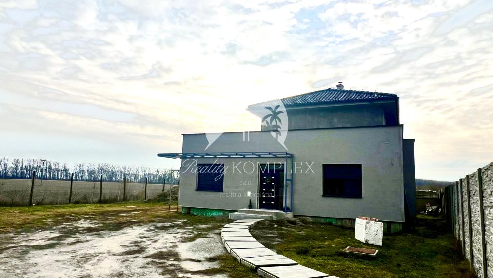 Reality KOMPLEX s.r.o. ponúka na PREDAJ kvalitnú 4 izbovú NOVOSTAVBU v obci Horné Mýto