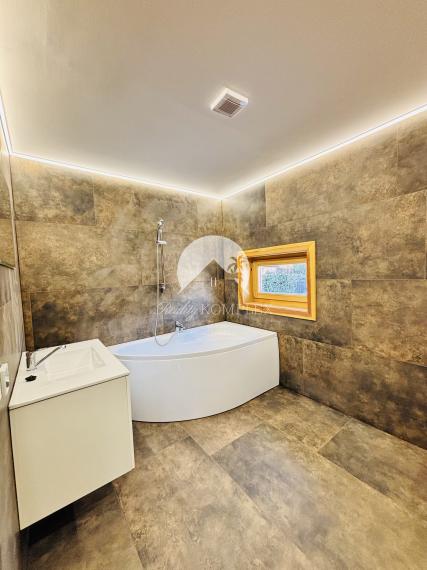 Exkluzívne iba u nás Vám Reality KOMPLEX s.r.o., ponúka na predaj rekreačnú chatu v meste Kolárovo !