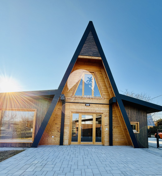 Exkluzívne iba u nás Vám Reality KOMPLEX s.r.o., ponúka na predaj rekreačnú chatu v meste Kolárovo !