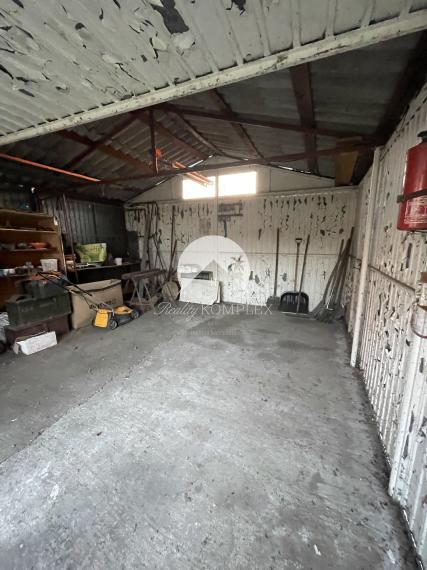 Reality KOMPLEX s.r.o. Vám ponúka rodinný dom s veľkým pozemkom v obci Vrakúň