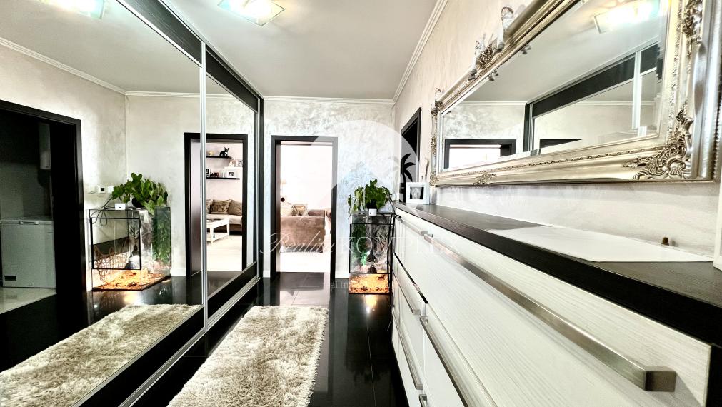 Reality KOMPLEX s.r.o. ponúka na PREDAJ priestrannú, moderne zariadenú NOVOSTAVBU v obci Veľké Dvorníky