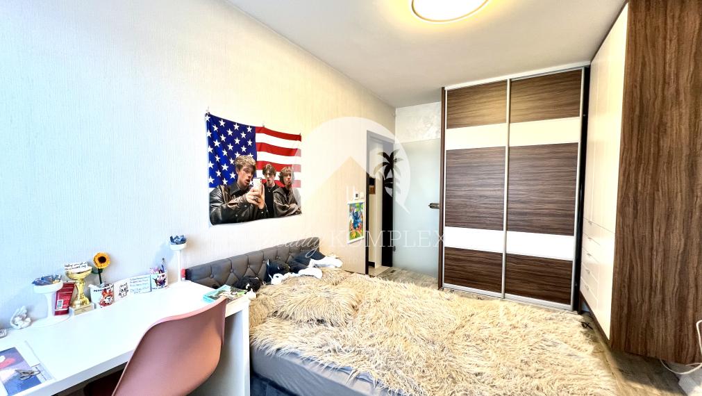 Reality KOMPLEX s.r.o. ponúka na PREDAJ priestrannú, moderne zariadenú NOVOSTAVBU v obci Veľké Dvorníky