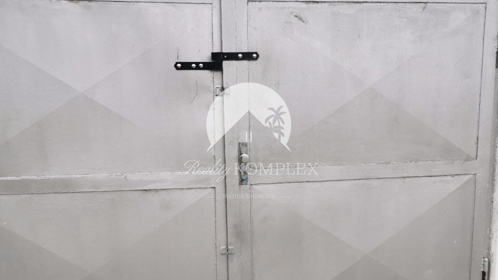 Reality KOMPLEX s.r.o. Vám ponúka na PREDAJ vynovenú garáž na Domkárskej ulici v Bratislave