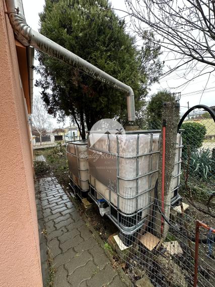 IBA U NÁS! Reality KOMPLEX s.r.o. vám ponúka na predaj priestranný rodinný dom v Komárome (Maďarsko)