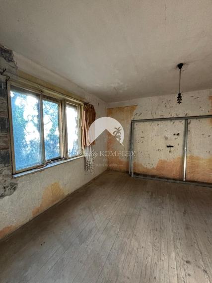 A Reality KOMPLEX s.r.o. EXKLUZÍVAN kínálja eladásra ezt a 3 szobás családi házat jó elhelyezkedéssel. (Gúta)